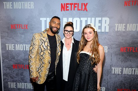 The Mother Fan Screening at The Paris Theatre on May 04, 2023 in New York City - Omari Hardwick, Niki Caro, Lucy Paez - La madre - Eventos