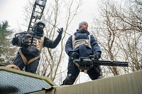 Sam Hargrave, Chris Hemsworth - Tyler Rake 2 - Tournage