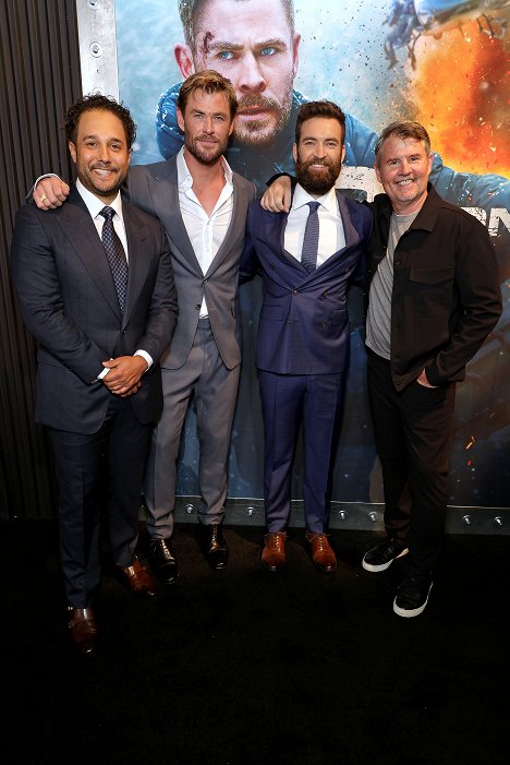 Netflix's Extraction 2 New York Premiere at Jazz at Lincoln Center on June 12, 2023 in New York City - Chris Hemsworth, Sam Hargrave, Patrick Newall - Extraction 2 - Evenementen