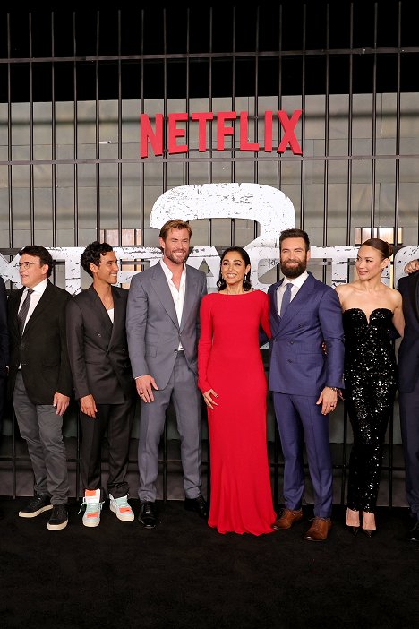 Netflix's Extraction 2 New York Premiere at Jazz at Lincoln Center on June 12, 2023 in New York City - Anthony Russo, Adam Bessa, Chris Hemsworth, Golshifteh Farahani, Sam Hargrave, Ольга Куриленко - Extraction 2 - Events