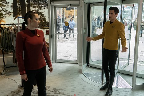 Christina Chong, Paul Wesley - Star Trek: Strange New Worlds - Morgen und morgen und morgen - Filmfotos