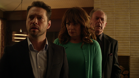 Jason Priestley, Joanna Cassidy, Peter MacNeill - Call Me Fitz - Alice Doesn't Live Here, Anymore - De la película