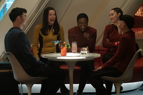 Ethan Peck, Rebecca Romijn, Celia Rose Gooding, Christina Chong - Star Trek: Strange New Worlds - Charades - Van film