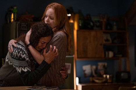 Tawny Cypress, Lauren Ambrose - Yellowjackets - Two Truths and a Lie - Photos