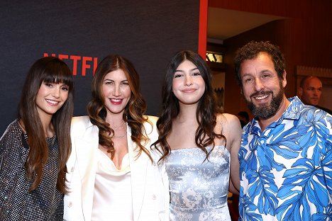 Special Screening of "The Out-Laws" on June 26, 2023 in Los Angeles, California - Nina Dobrev, Jackie Sandler, Adam Sandler - The Out-Laws - De eventos