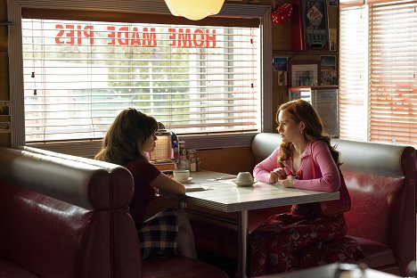 Madelaine Petsch - Riverdale - Chapter One Hundred Thirty-Three: Stag - Photos