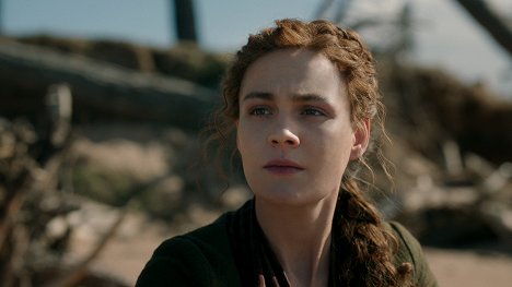 Sophie Skelton - Outlander - A Life Well Lost - Photos