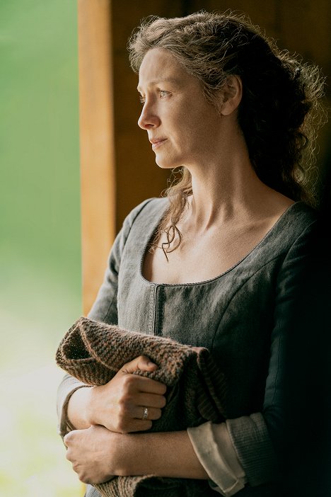 Caitríona Balfe - Cizinka - Nebuď pyšná, smrti - Z filmu