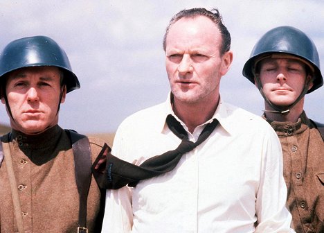 Julian Glover - Invasion - Filmfotos