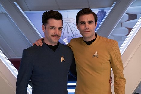 Dan Jeannotte, Paul Wesley - Star Trek: Strange New Worlds - Lost in Translation - Van de set