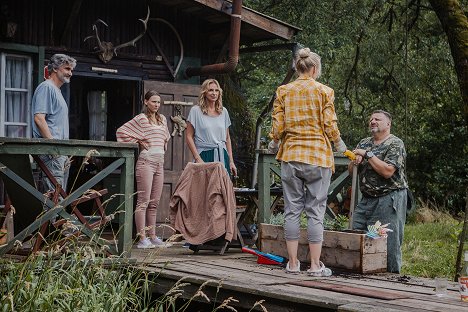 Martin Myšička, Šárka Krausová, Ivana Chýlková, Radek Holub - Osada - Epizoda 2 - Filmfotos