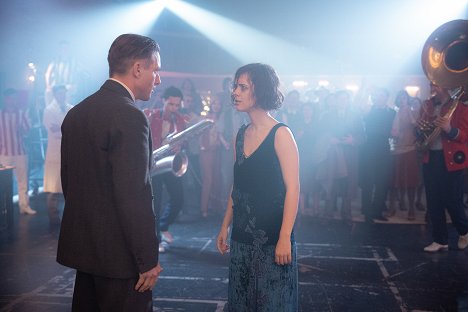 Volker Bruch, Liv Lisa Fries - Babylon Berlin - Episode 4 - Photos