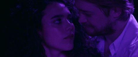 Margaret Qualley, Joe Alwyn - Stars at Noon - Filmfotos