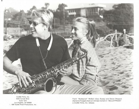 Gary Busey, Darlanne Fluegel - Neprůstřelný - Fotosky