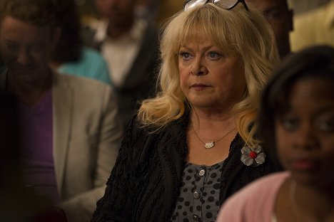 Sally Struthers - Gilmore Girls: A Year in the Life - Spring - Photos