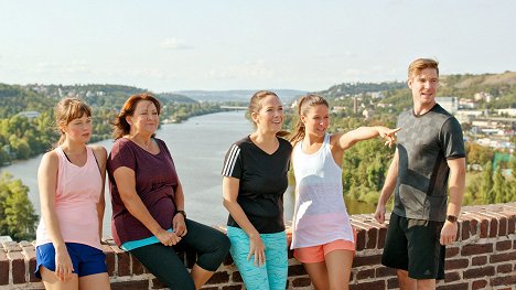Jenovéfa Boková, Zlata Adamovská, Tereza Kostková, Veronika Khek Kubařová, Vladimír Polívka - Mujeres a la carrera - De la película