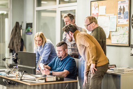 Helena Dvořáková, Michal Novotný, Jiří Langmajer, David Švehlík, Marek Taclík - Kriminálka Anděl - Střelec - Van film