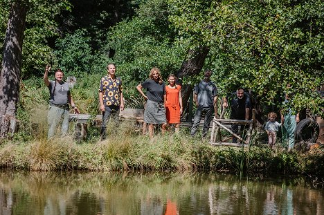 Radek Holub, Stanislav Majer, Ivana Chýlková, Šárka Krausová, Martin Myšička, Josef Polášek - Osada - Epizoda 4 - Photos