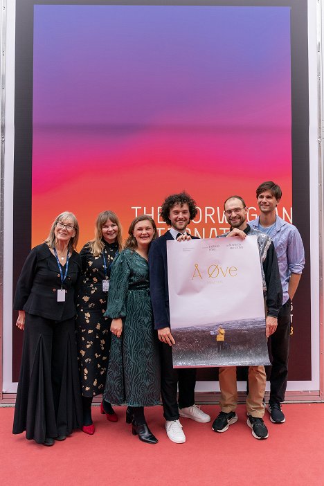 The world premiere at The 51st Norwegian International Film Festival in Haugesund. - Merete Korsberg, Kornelia Melsæter, Laurens Pérol - Å øve - Z imprez