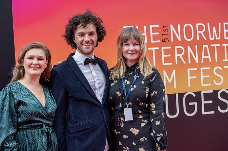 The world premiere at The 51st Norwegian International Film Festival in Haugesund. - Kornelia Melsæter, Laurens Pérol, Merete Korsberg - Å øve - Z imprez