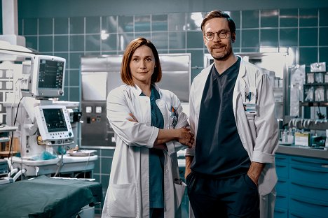 Leena Pöysti, Mikko Nousiainen - Nurses - Season 15 - Promo