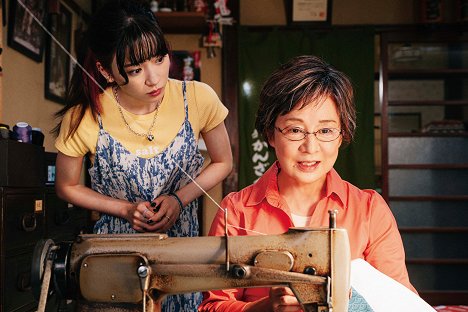 Mei Nagano, Sajuri Jošinaga - Konničiwa, kásan - Z filmu