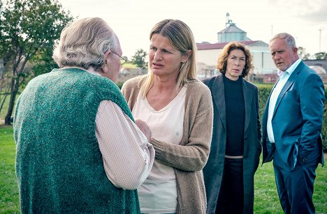 Doris Hindinger, Adele Neuhauser, Harald Krassnitzer - Miesto činu - Bauernsterben - Z filmu