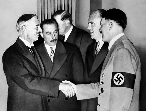 Neville Chamberlain, Adolf Hitler - Mystères d'archives : 1938. Chamberlain cherche la paix avec Hitler - De la película