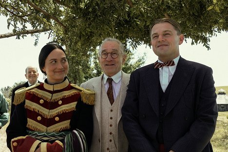 Lily Gladstone, Robert De Niro, Leonardo DiCaprio - Zabijáci rozkvetlého měsíce - Z natáčení