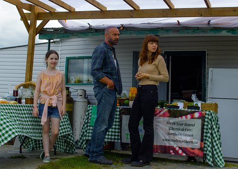 Alan Van Sprang, Michaela Kurimsky - Sea of Suspicion - Photos