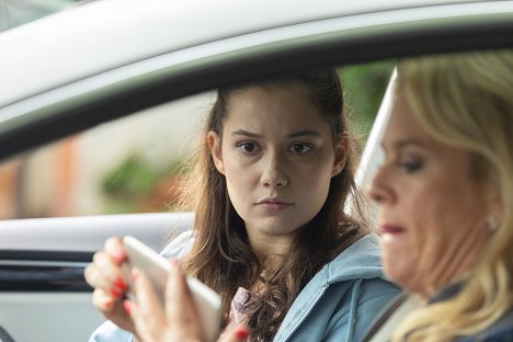 Sabina Rojková, Lucie Benešová - Co ste hasiči - Na vodě - Filmfotos