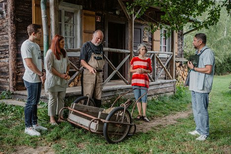 Filip František Červenka, Eva Leinweberová, Igor Bareš, Ivana Uhlířová, Marek Daniel - Osada - Epizoda 8 - Filmfotók