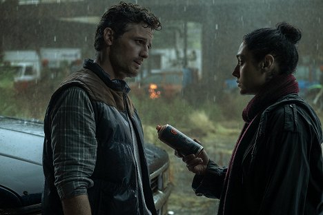 Enver Gjokaj, Golshifteh Farahani - Infiltration - Fireworks - Filmfotos