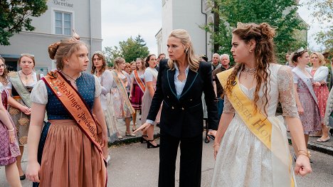 Daria Vivien Wolf, Veronica Ferres, Lilly Wiedemann - Tatort - Königinnen - Photos