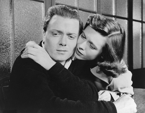 Richard Attenborough, Cathy O'Donnell - Eight O'Clock Walk - Z filmu