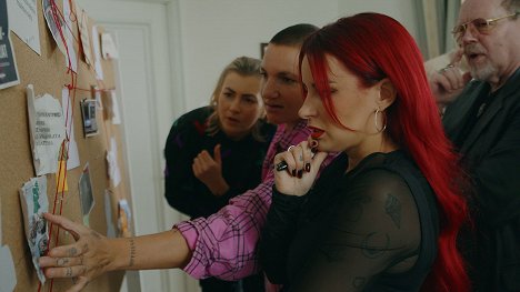 Karoliina Tuominen, Elina Gustafsson, Tinze, Pertti Neumann - Petolliset - Filmfotos