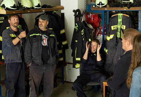 Marek Holý, Petr Rychlý, Jaromír Nosek - Co ste hasiči - Porod - Photos
