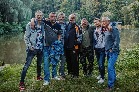 Tomáš Dalecký, Marek Daniel, Martin Myšička, Josef Polášek, Filip František Červenka, Radek Holub, Tomáš Hanák - Osada - Série 2 - Promoción