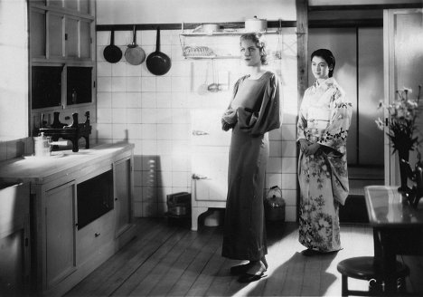 Ruth Eweler, Setsuko Hara - Atarashiki tsuchi - Van film