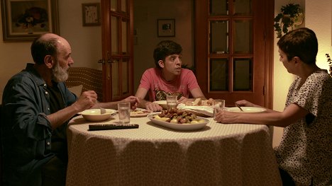 Nacho Marraco, Javier Bódalo, Carmen Navarro - La cena - De la película