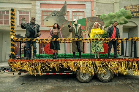 Riley Shanahan, Diane Guerrero, Matt Bomer, April Bowlby, Joivan Wade - Doom Patrol - Fame Patrol - Film