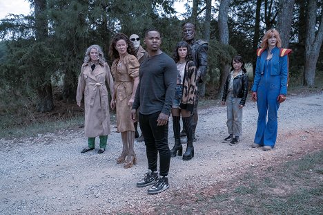 April Bowlby, Michelle Gomez, Joivan Wade, Diane Guerrero, Riley Shanahan, Abi Monterey, Madeline Zima - Doom Patrol - Fame Patrol - De la película