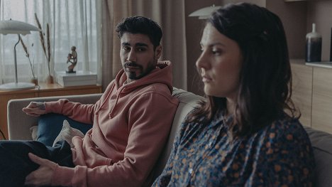 Karim Rapatti, Rosanna Kemppi - Eroja ja sovintoja - Niin kuin mä olisin joku ulkopuolinen - Kuvat elokuvasta