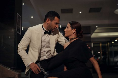 Murat Yıldırım, Aybüke Pusat - Teşkilat - Episode 3 - Kuvat elokuvasta