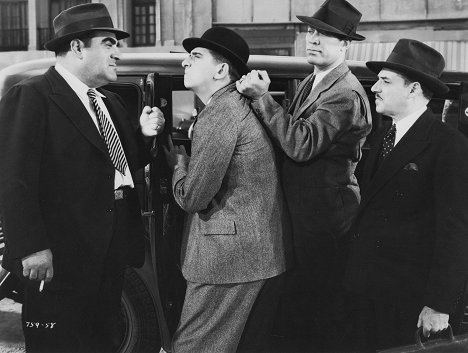 Dewey Robinson, Edward Everett Horton, Ward Bond, Rollo Lloyd - His Night Out - Filmfotók