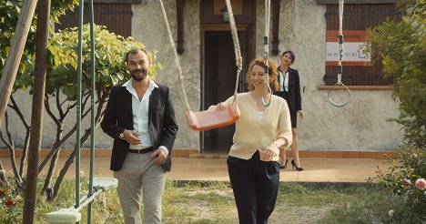 Robinson Stévenin, Lola Naymark - Et la fête continue - Kuvat elokuvasta