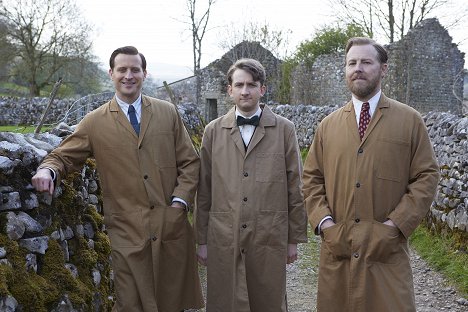 Nicholas Ralph, James Anthony-Rose, Samuel West - Der Doktor und das liebe Vieh - Season 4 - Werbefoto