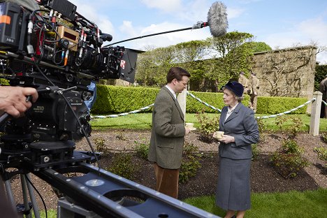 Nicholas Ralph, Patricia Hodge - All Creatures Great and Small - Episode 3 - Tournage