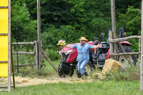 Zsolt Gáspár - Farm VIP - Photos