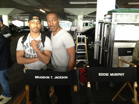 Brandon T. Jackson, Eddie Murphy - Beverly Hills Cop - Van de set